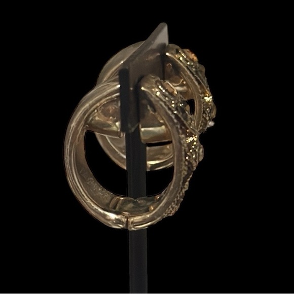 Vintage estate clip on earrings antiqued gold tone, filigree jeweled - Picture 5 of 9